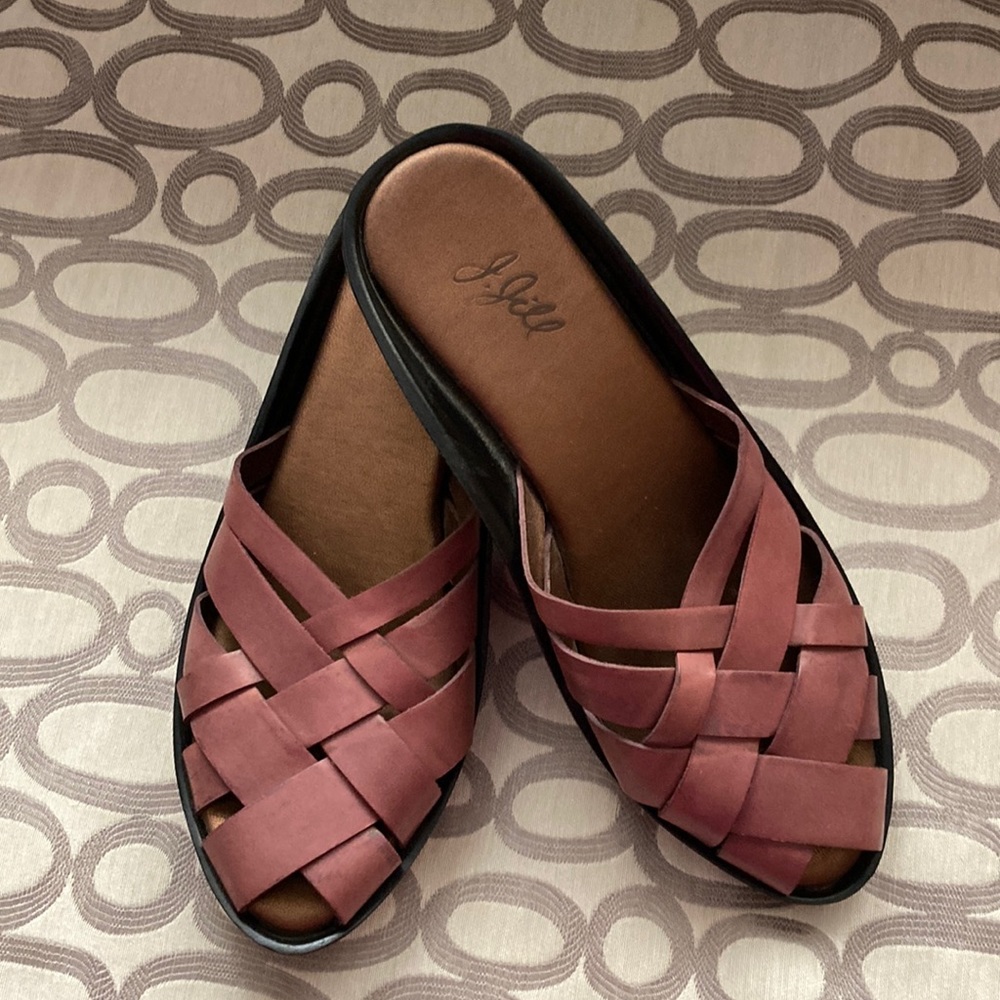 J Jill woven mauve and black leather sandal with peep toe. 7M